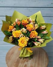 Букет цветов из:  Альстромерии и Розы в Северном
