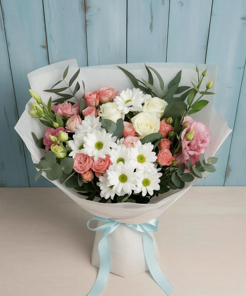 Букет цветов из: Розы, Лизиантусы и Хризантемы в Северном