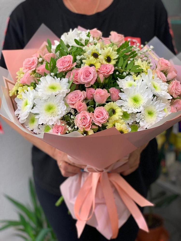 Букет цветов из: Розы и Хризантемы в Северном