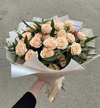 Букет Кремовые розы Латте в Северном