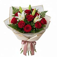Букет цветов из:  Лилии и Розы в Северном