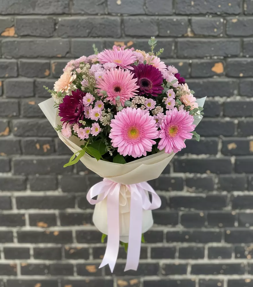 Букет цветов из: Герберы и Хризантемы в Северном