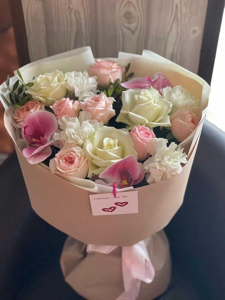 Букет цветов из: Орхидеи, Розы и Гвоздики в Северном