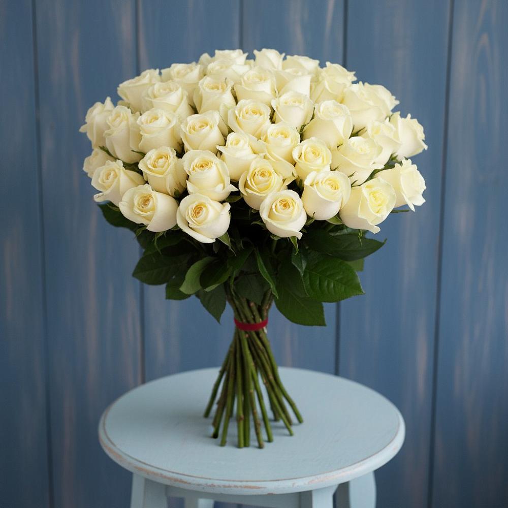 Букет 51 Белая роза Эдлесс Лав в Северном