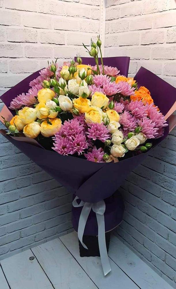 Букет цветов из: Хризантемы и Розы в Северном