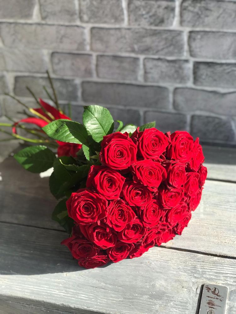 Букет Красные розы Фридом в Северном