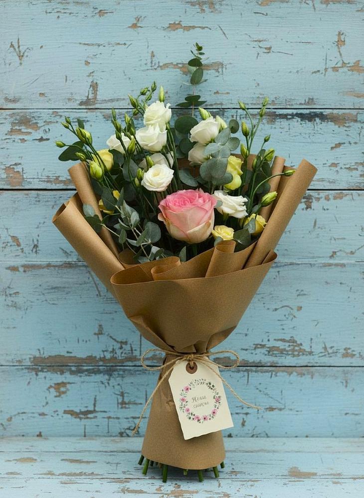 Букет цветов из: Розы и Лизиантусы в Северном