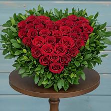 Цветочная композиция из Розы в виде сердца в Северном