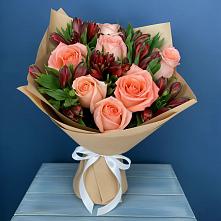Букет цветов из:  Розы и Альстромерии в Северном