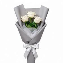 Букет 3 белые розы в Северном