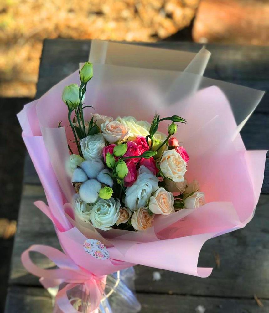 Букет цветов из: Розы и Лизиантусы в Северном