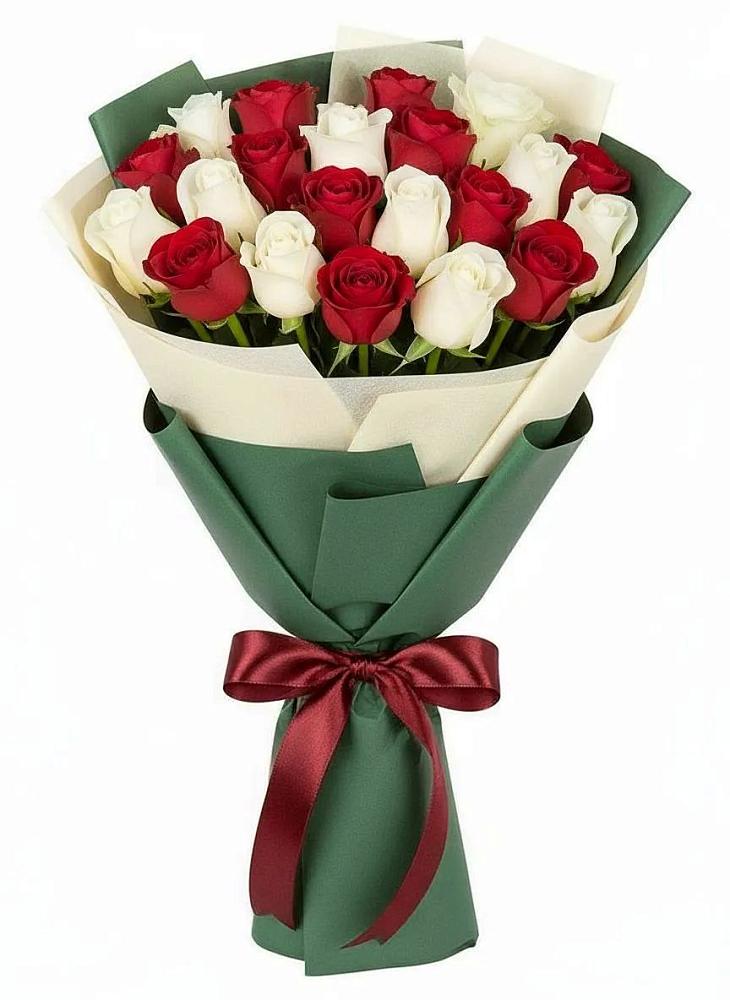 Букет Микс из красных и белых роз в Северном