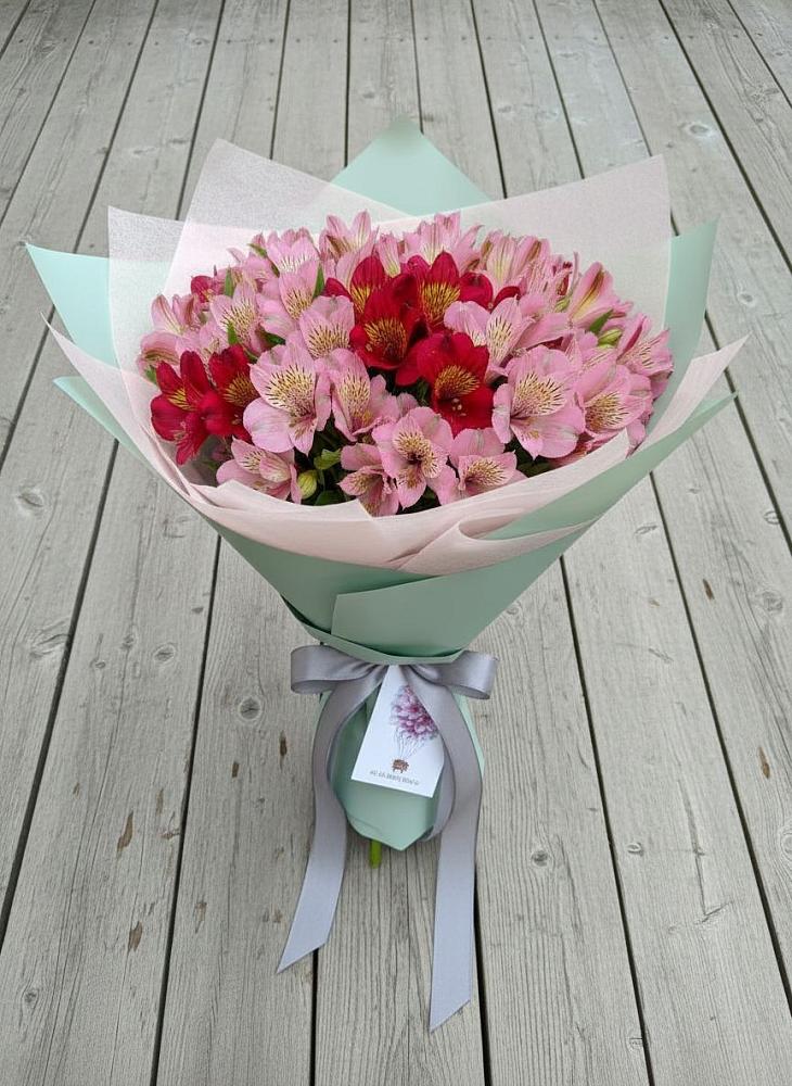Букет цветов из: Альстромерии в Северном
