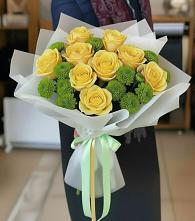 Букет цветов из:  Хризантемы и Розы в Северном
