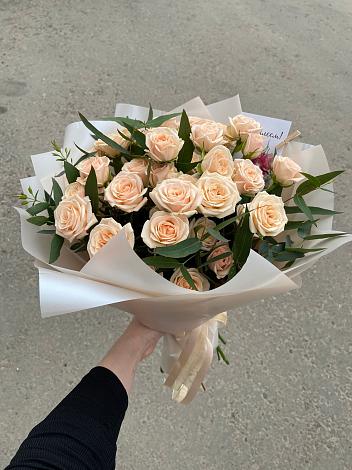 Букет Кремовые розы Латте в Северном