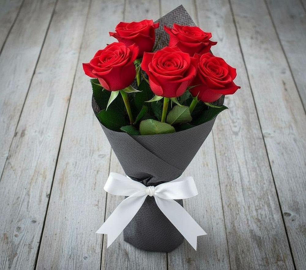 Букет 5 Красных роз Эдлесс Лав в Северном