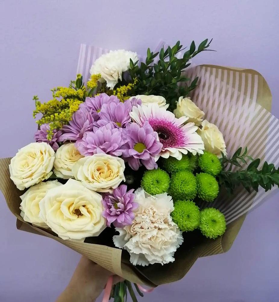 Букет цветов из: Хризантемы, Розы, Гвоздики и Герберы в Северном