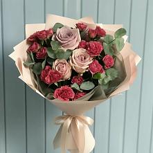 Букет цветов из:  Гвоздики и Розы в Северном