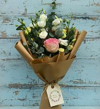 Букет цветов из:  Розы и Лизиантусы в Северном
