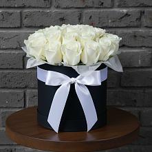 Цветочная композиция из Розы в шляпной коробке в Северном