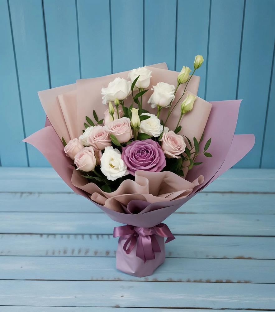 Букет цветов из: Розы и Лизиантусы в Северном