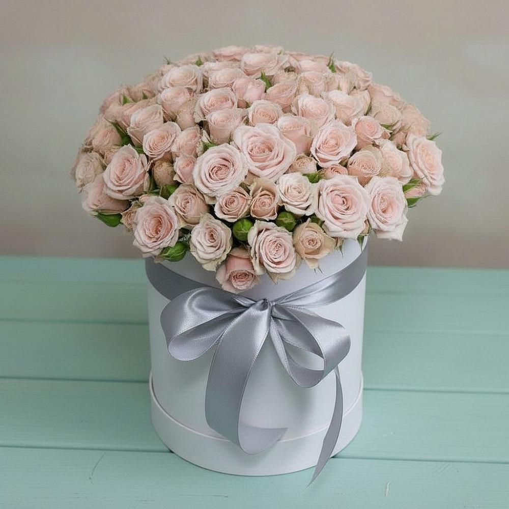 Цветочная композиция из Розы в шляпной коробке в Северном